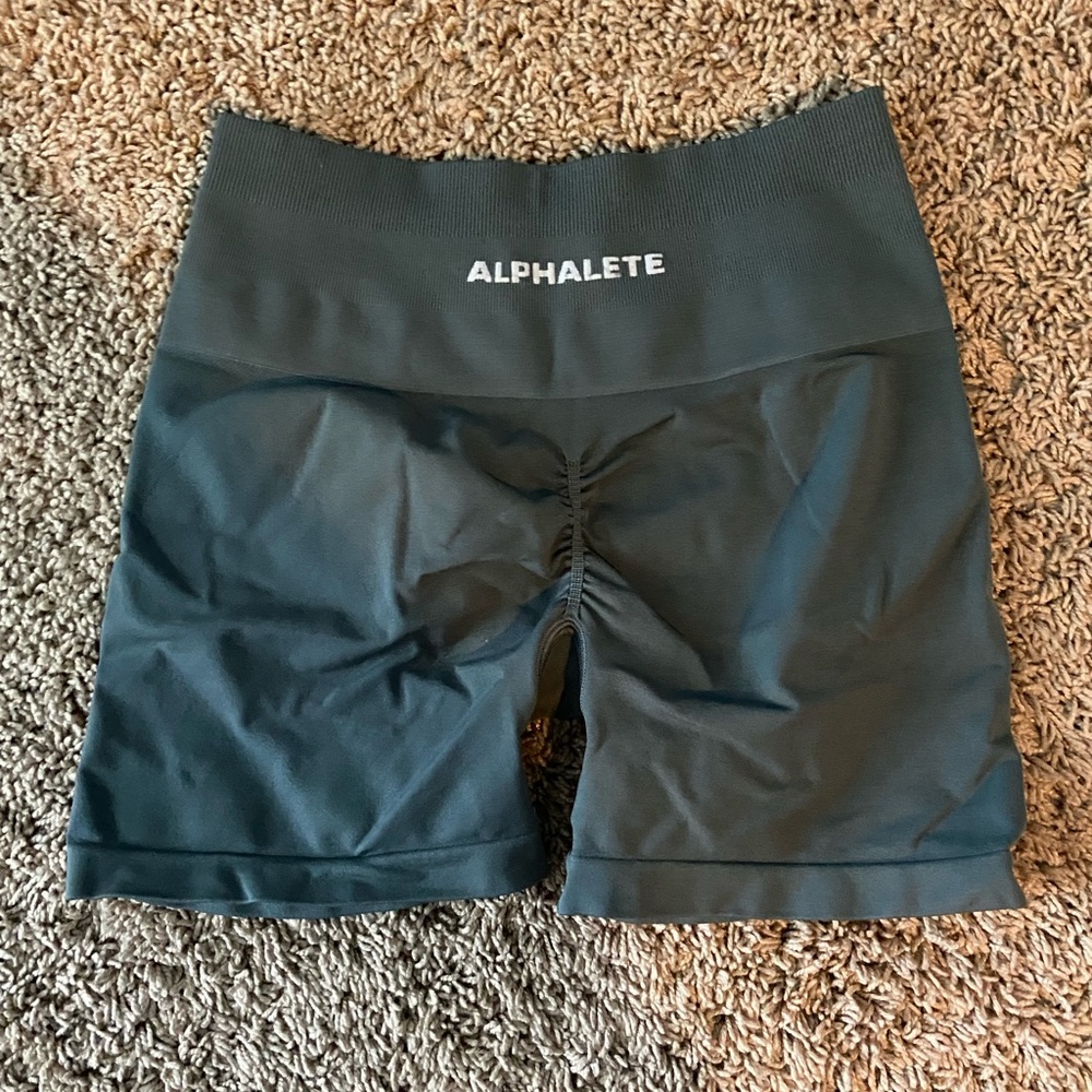 Alphalete amplify shorts